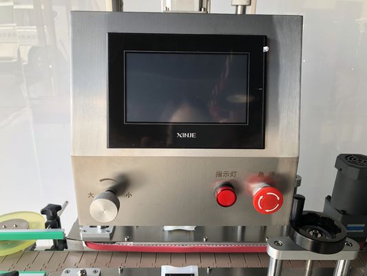 بسیاری از انواع بطری ها ماشین Servo Capping خودکار بطری Capper 20-50 پی سی / دقیقه
