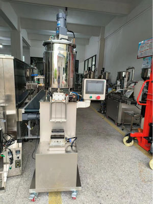 نیمه اتوماتیک کوچک چرخ دار دو سر ماسکارا و لب گلاس ماشین پر کردن کمی